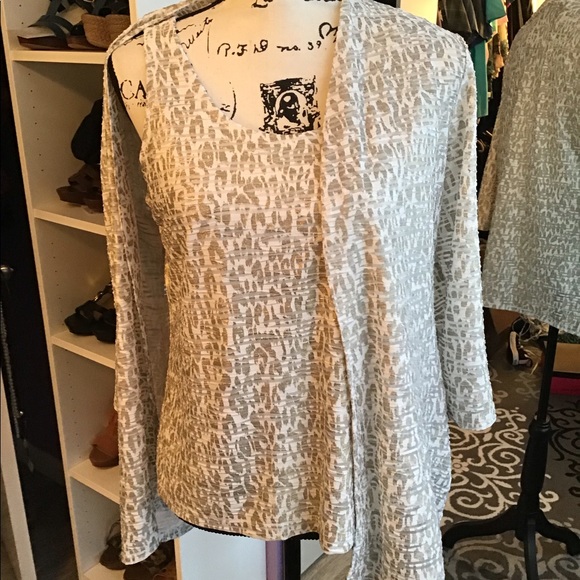 Chico’s 2 Piece Set Animal Print Size 1 - Picture 3 of 6